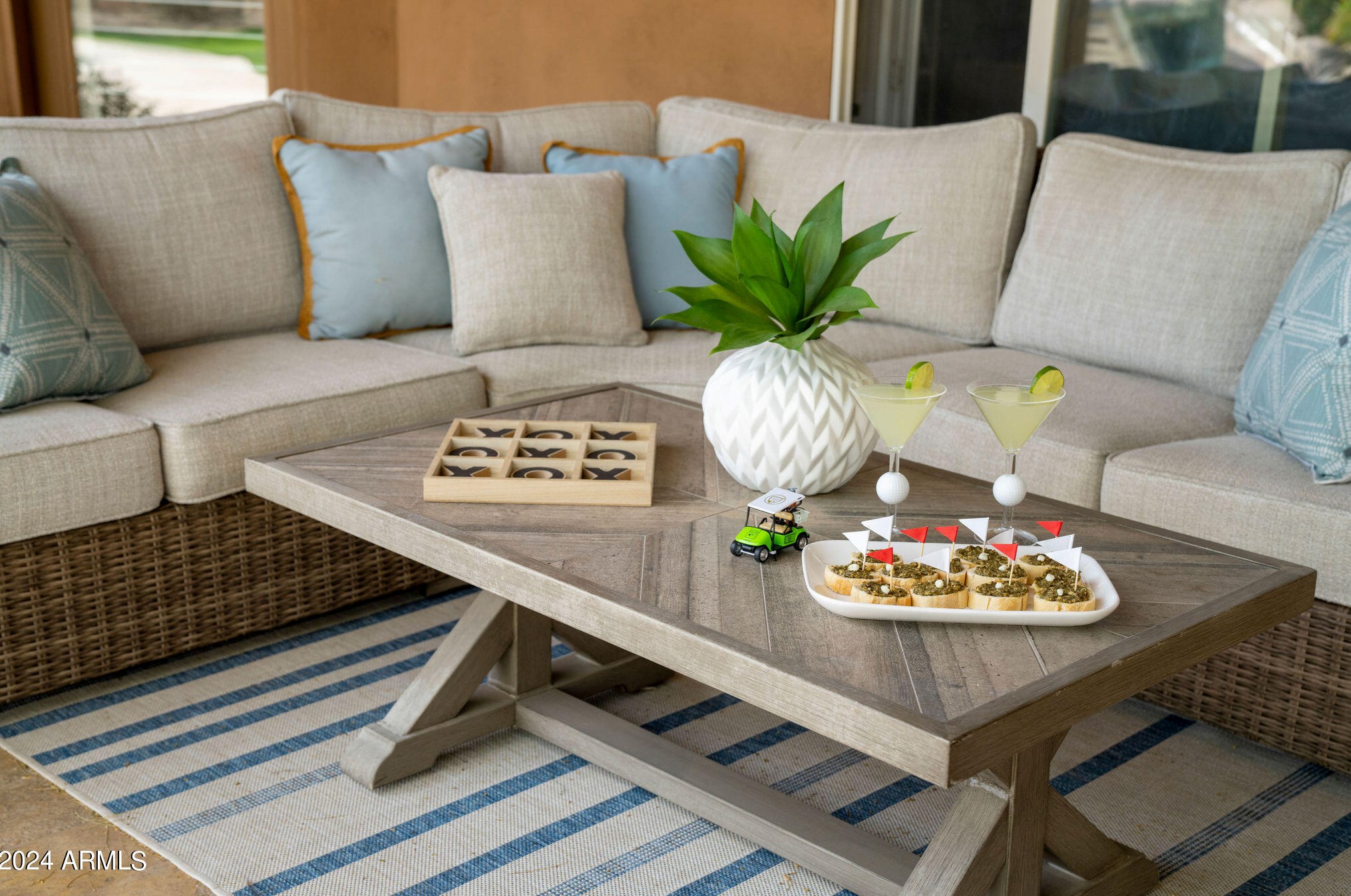 5424 Hashknife Rd, Phoenix AZ  85054-7158 exterior