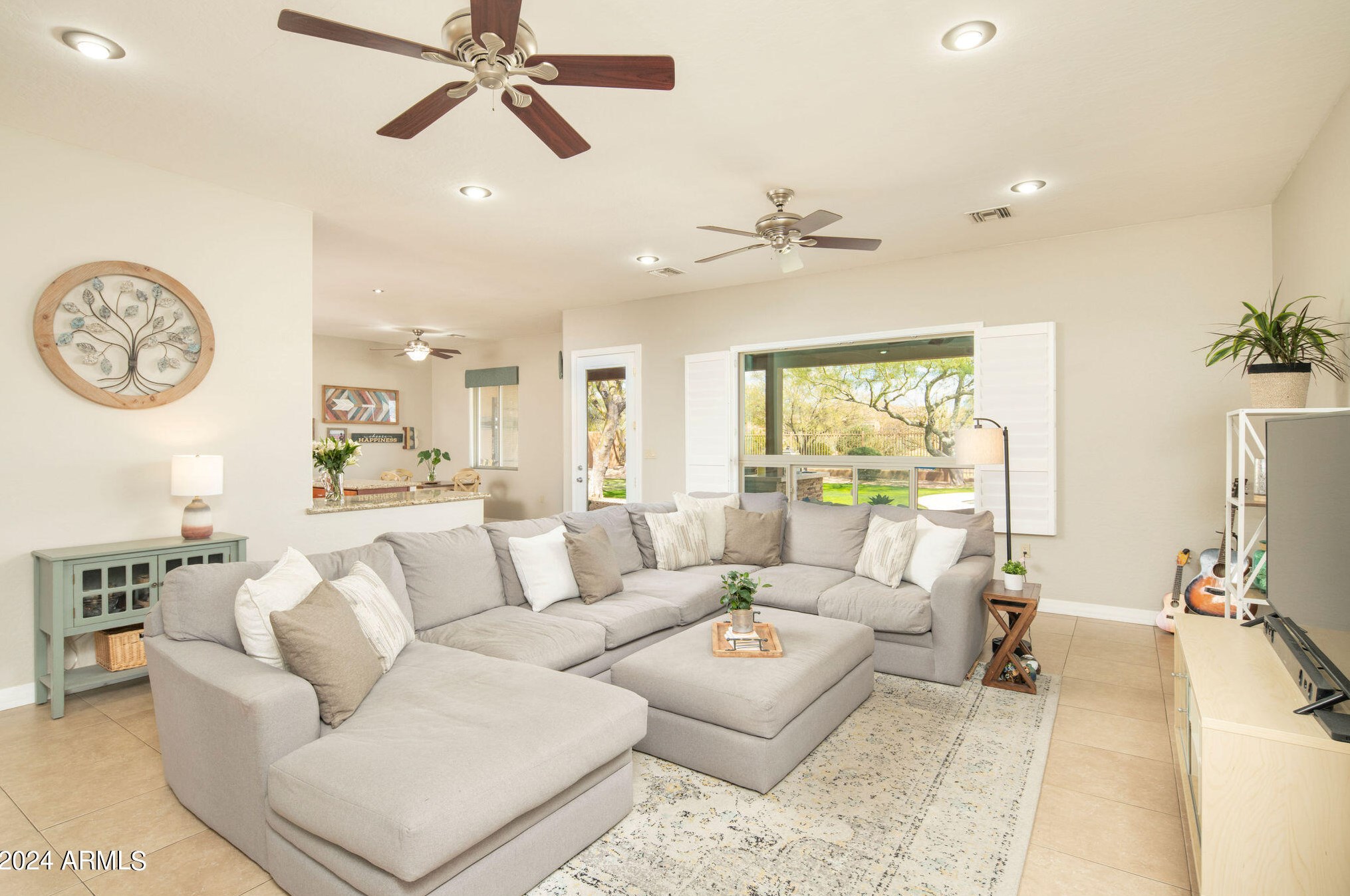 5424 Hashknife Rd, Phoenix AZ  85054-7158 exterior