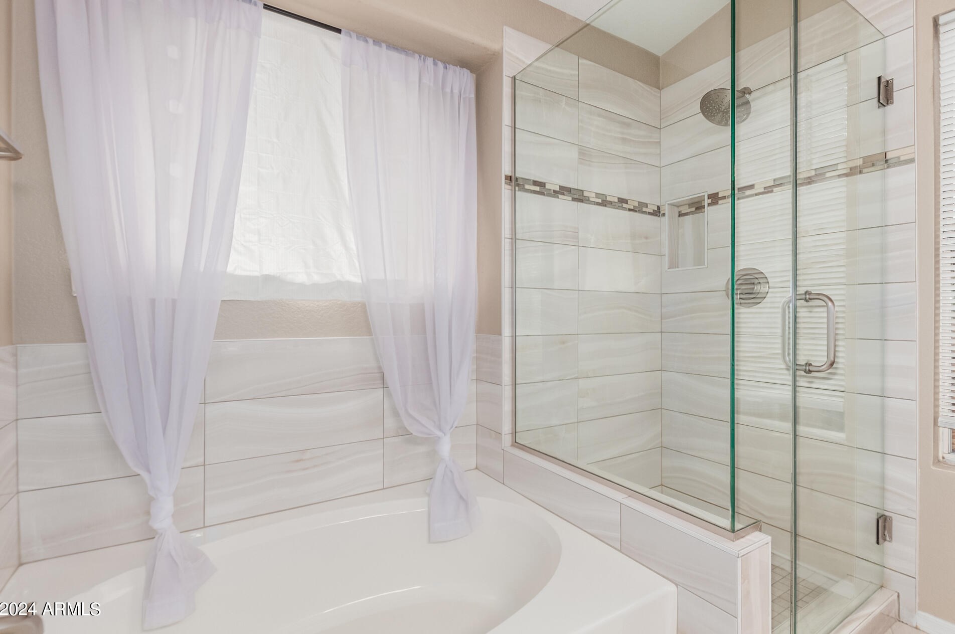 1657 Acoma Dr, Phoenix AZ  85023-2380 exterior