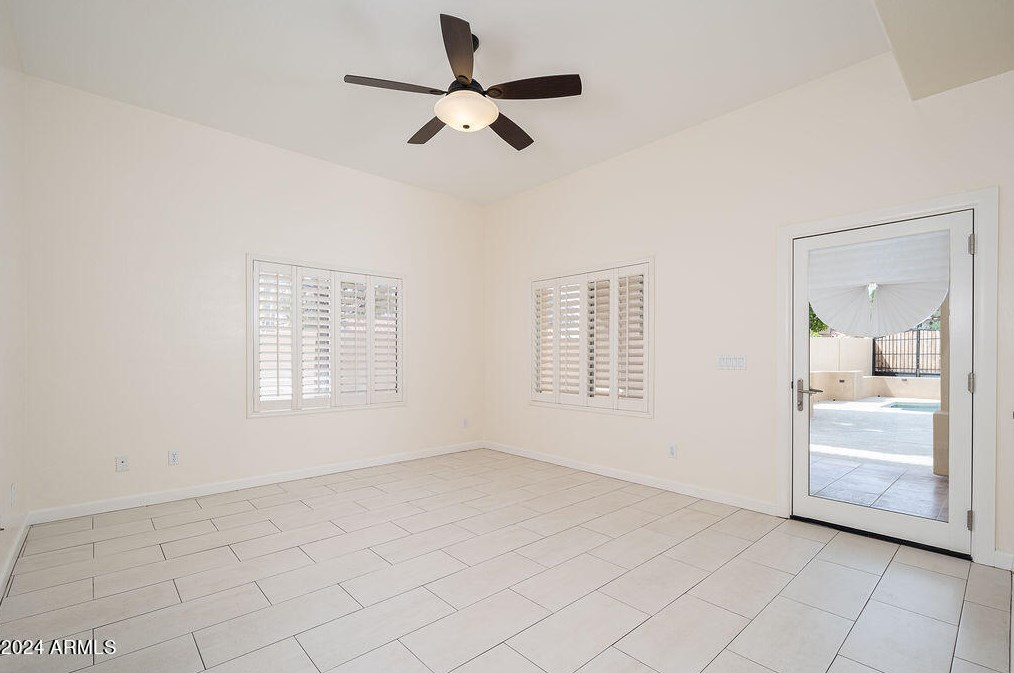 3339 Granite Vw Dr, Phoenix AZ 85044-7072 exterior