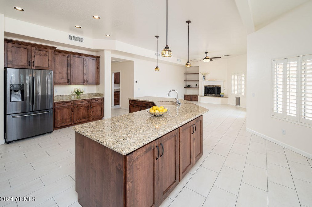 3339 Granite Vw Dr, Phoenix AZ 85044-7072 exterior