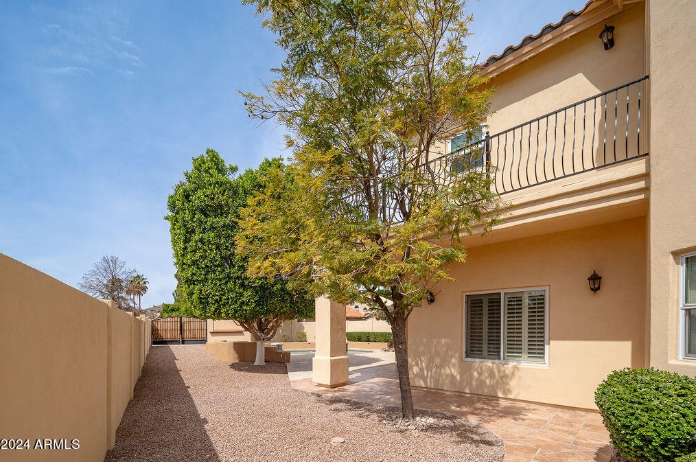 3339 Granite Vw Dr, Phoenix AZ 85044-7072 exterior