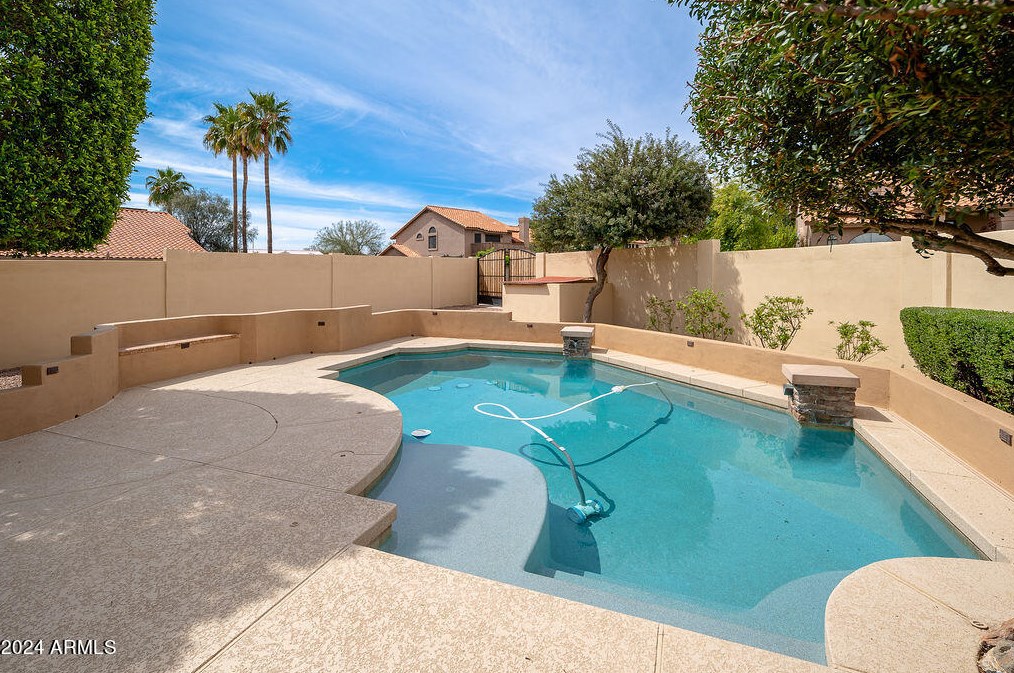 3339 Granite Vw Dr, Phoenix AZ 85044-7072 exterior