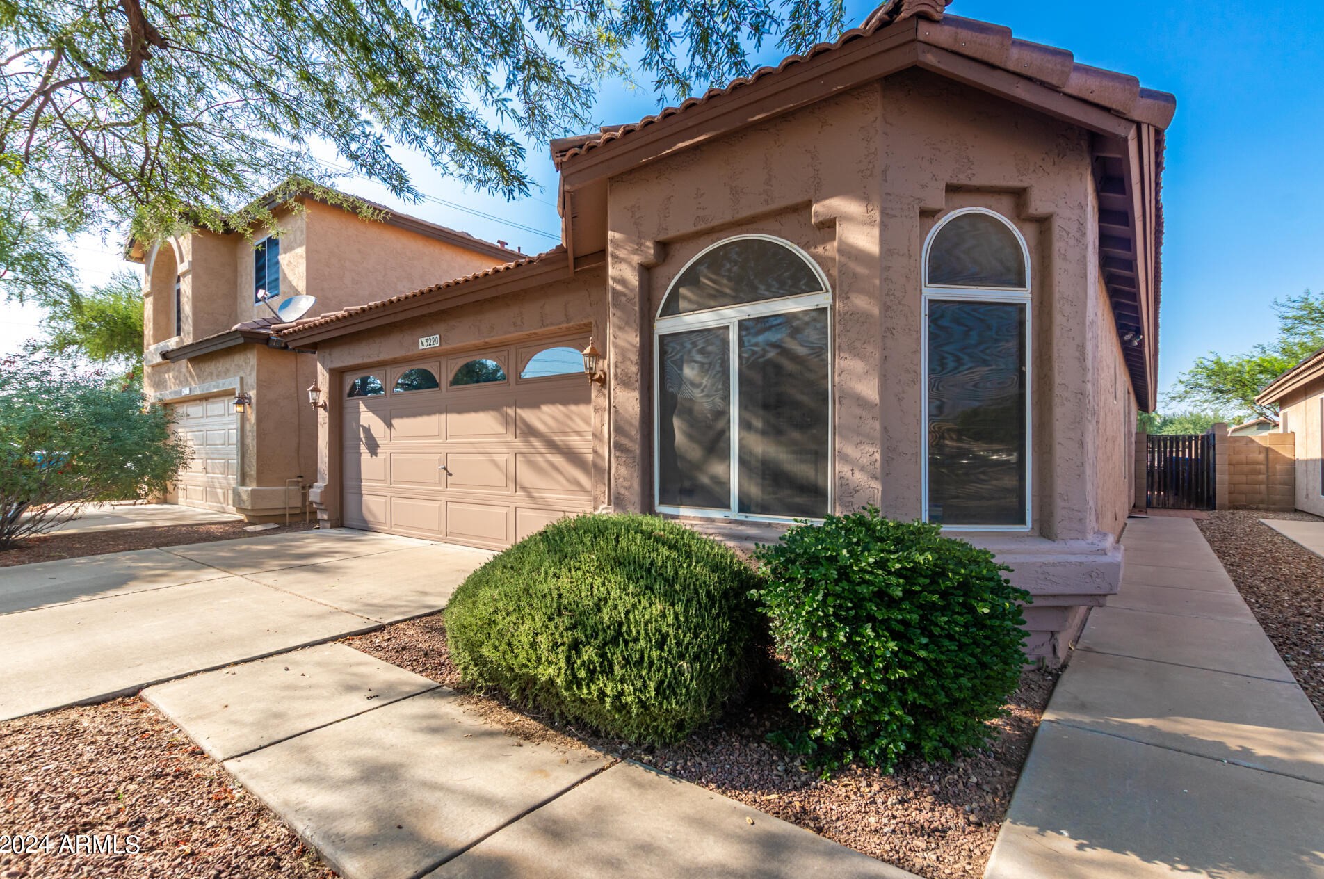 3220 Kerry Ln, Phoenix AZ  85050-6331 exterior