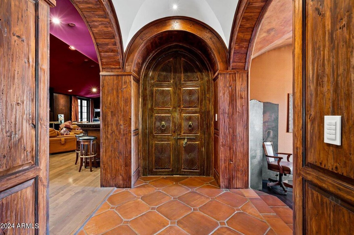 6107 Paradise Dr, Scottsdale AZ 85260-5433 exterior