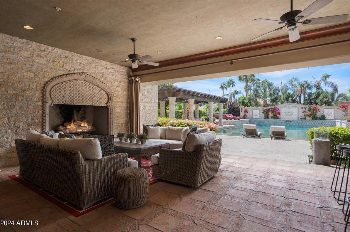 6107 Paradise Dr, Scottsdale AZ 85260-5433 exterior