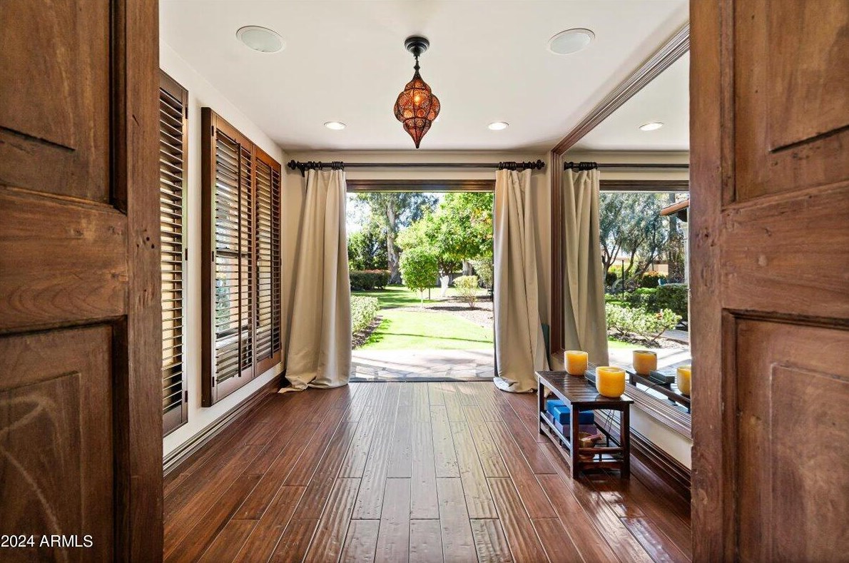 6107 Paradise Dr, Scottsdale AZ 85260-5433 exterior