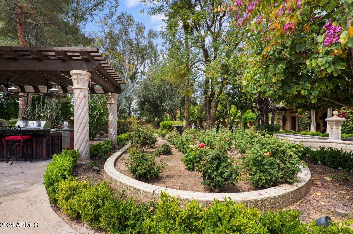 6107 Paradise Dr, Scottsdale AZ 85260-5433 exterior