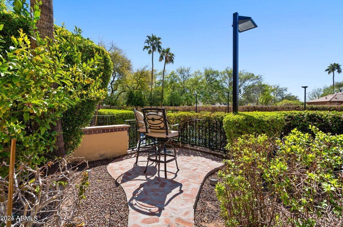 6107 Paradise Dr, Scottsdale AZ 85260-5433 exterior