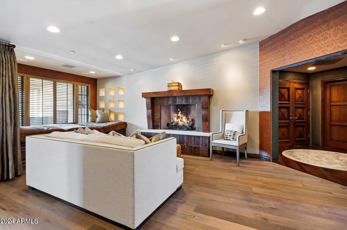 6107 Paradise Dr, Scottsdale AZ 85260-5433 exterior