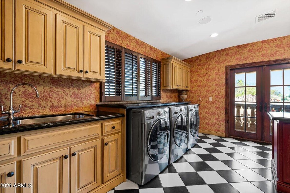 6107 Paradise Dr, Scottsdale AZ 85260-5433 exterior