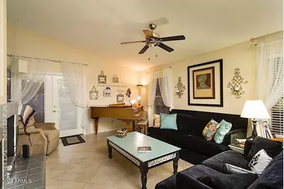 926 W San Mateo --, Gilbert, AZ 85233 - Photo 5