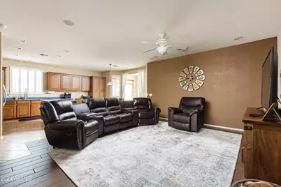 8408 W Midway Avenue, Glendale, AZ 85305 - Photo 3