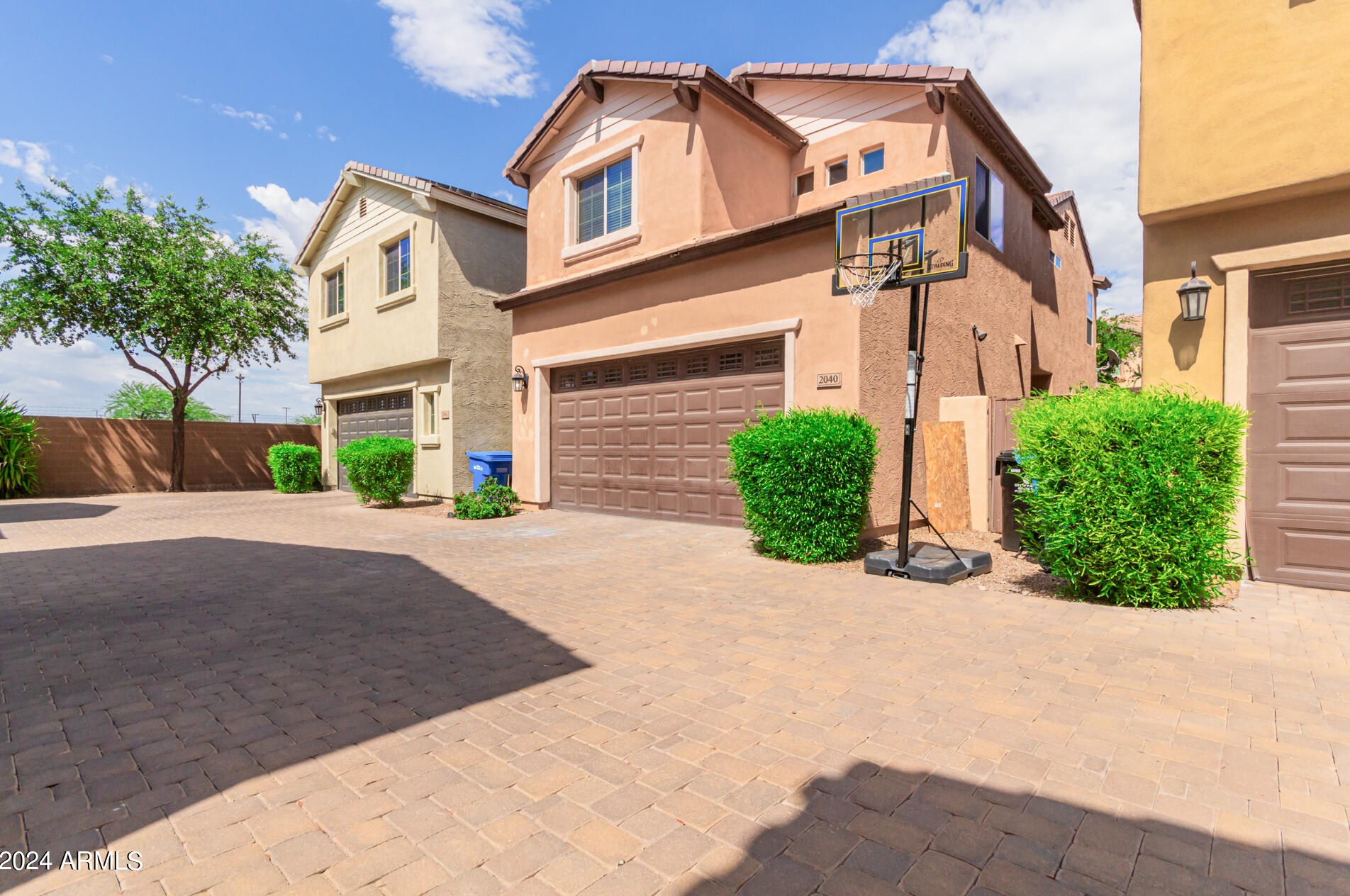 2040 Heartwood Ln, Phoenix AZ  85022-2986 exterior