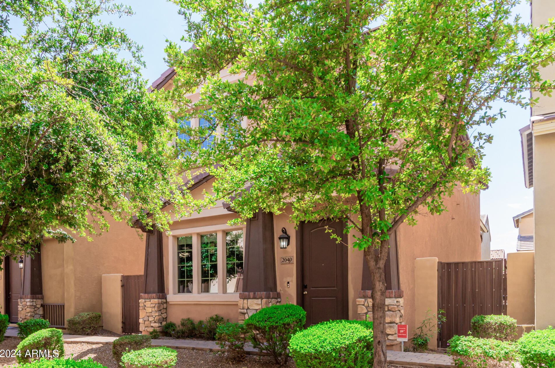2040 Heartwood Ln, Phoenix AZ  85022-2986 exterior