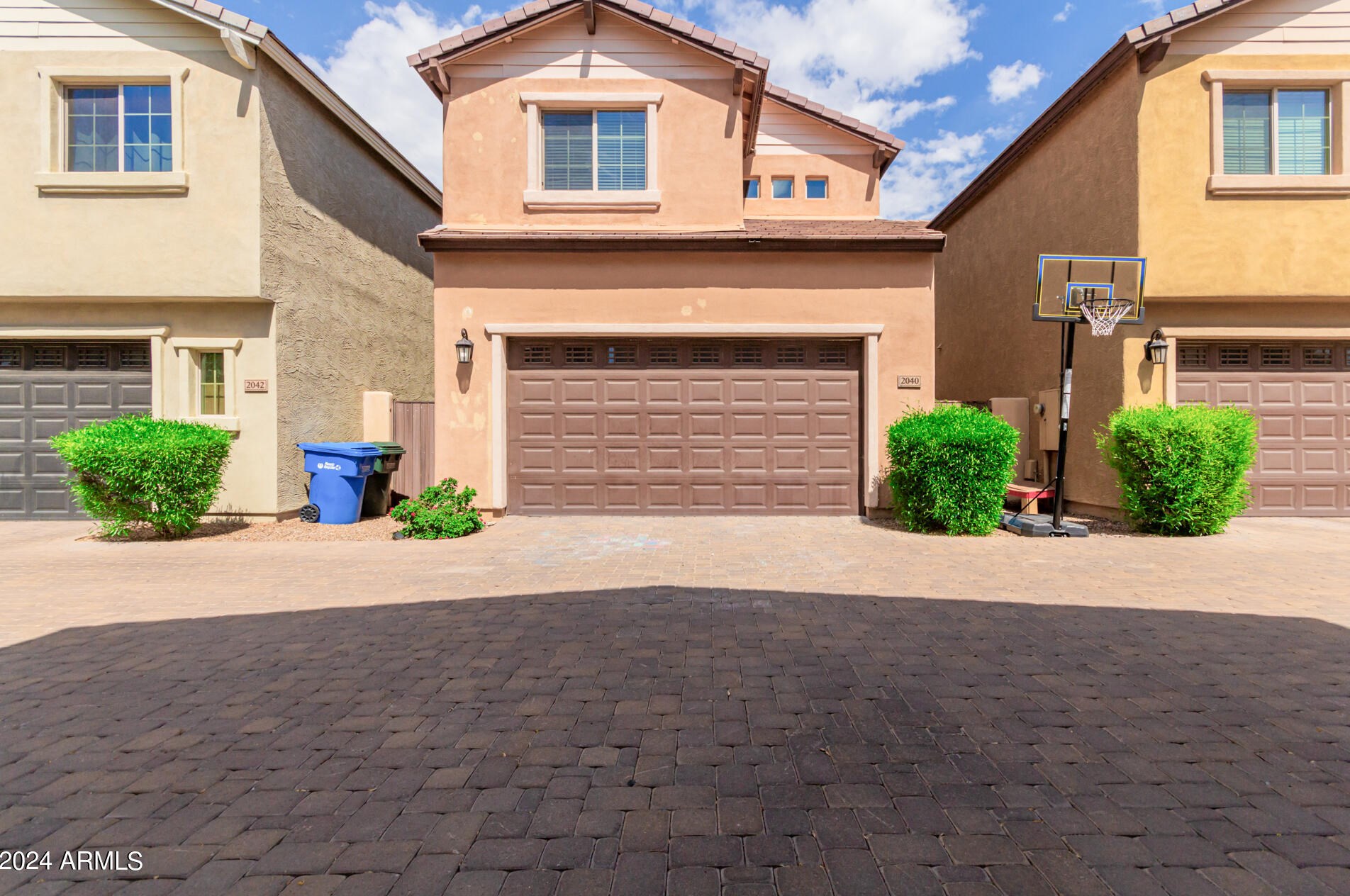 2040 Heartwood Ln, Phoenix AZ  85022-2986 exterior