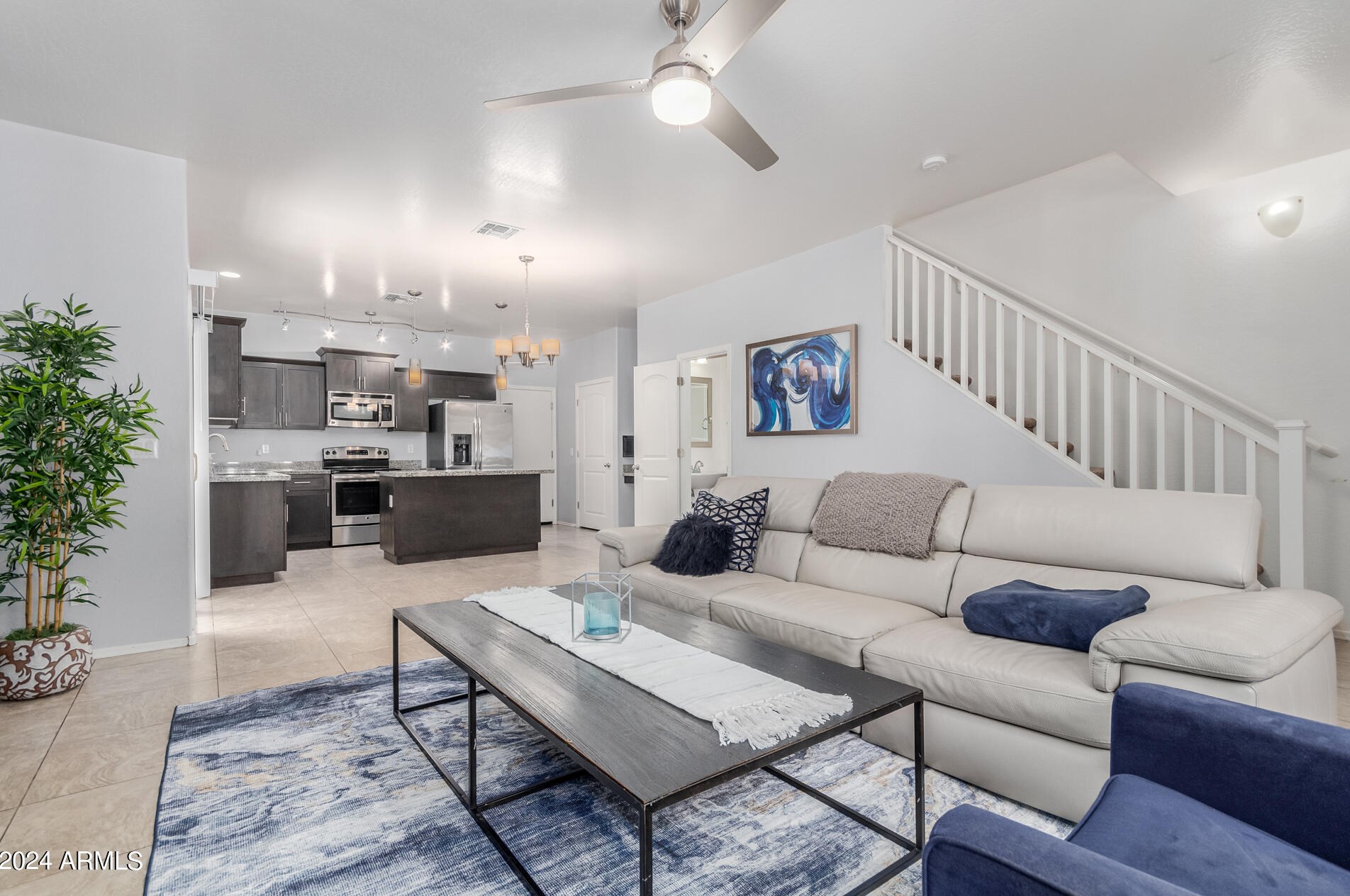 2040 Heartwood Ln, Phoenix AZ  85022-2986 exterior