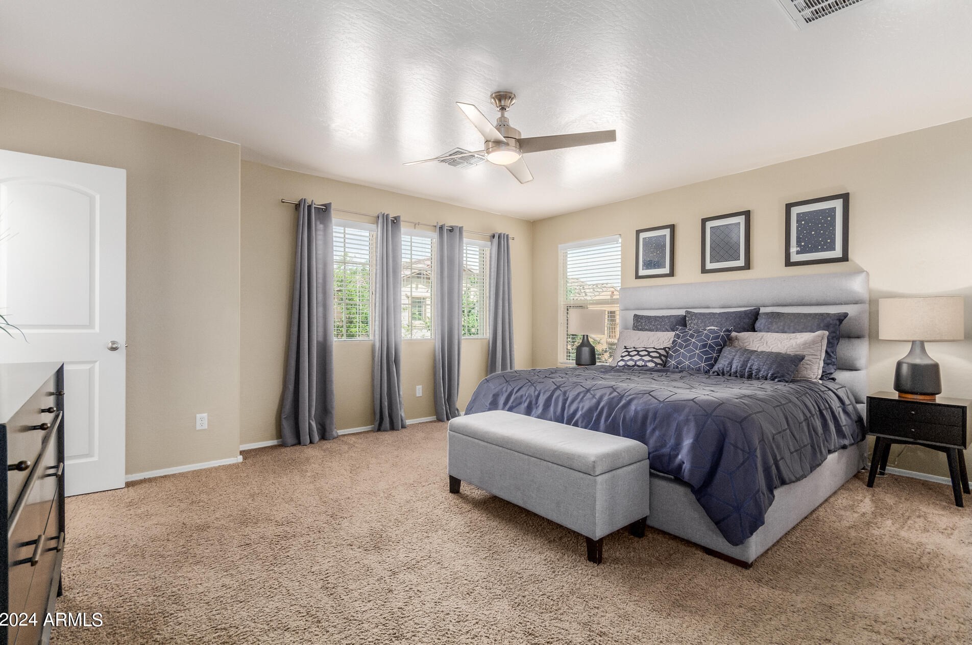 2040 Heartwood Ln, Phoenix AZ  85022-2986 exterior