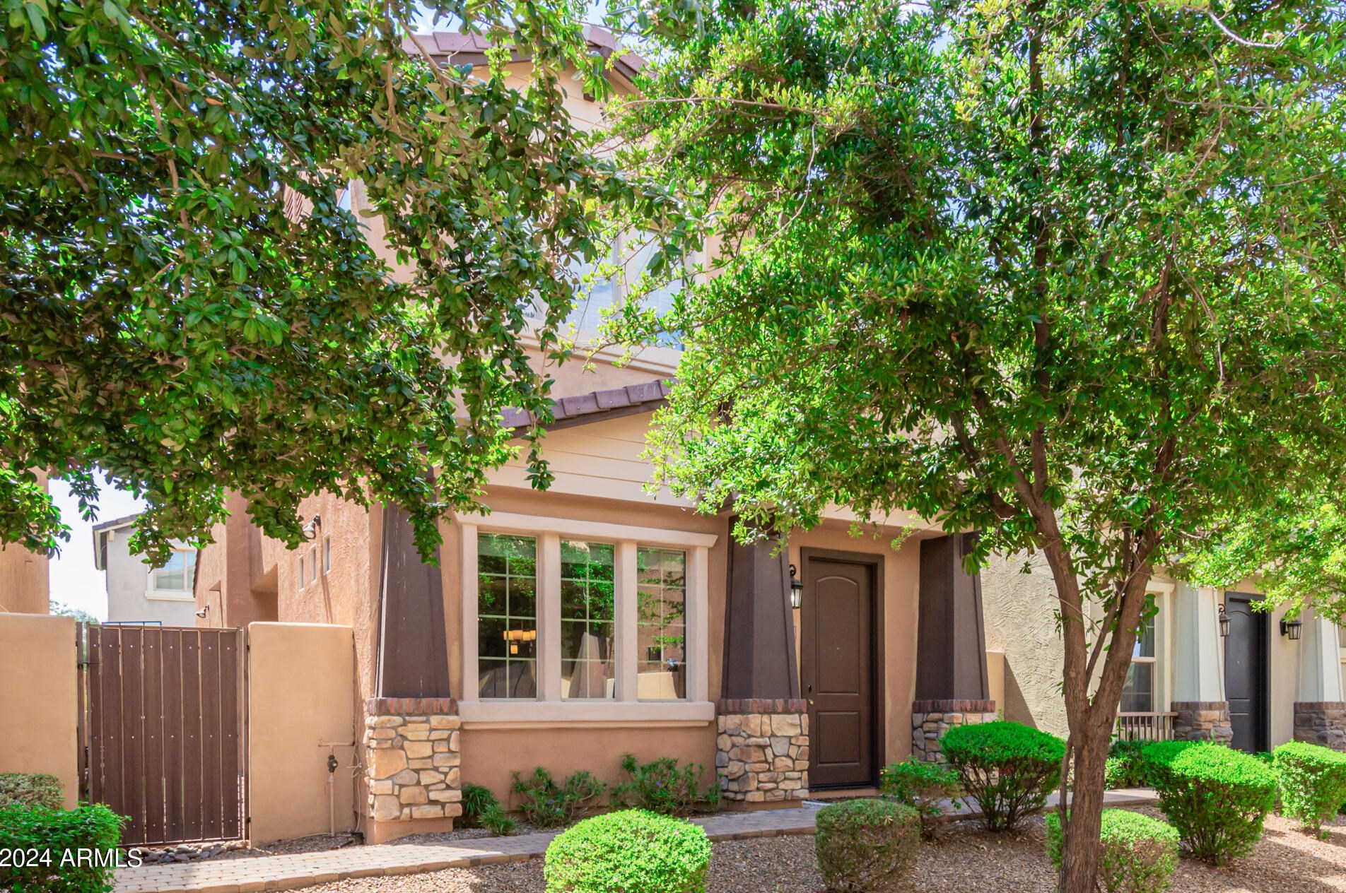 2040 Heartwood Ln, Phoenix AZ  85022-2986 exterior