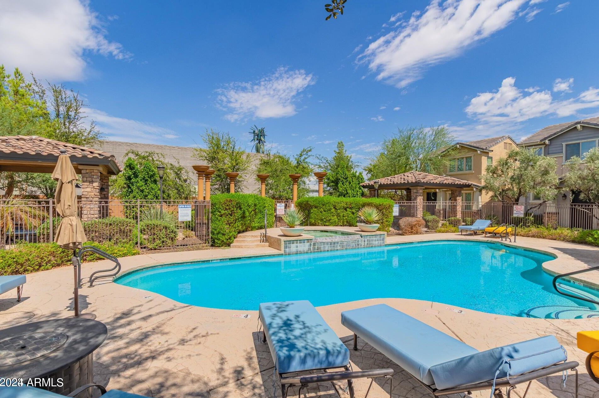2040 Heartwood Ln, Phoenix AZ  85022-2986 exterior