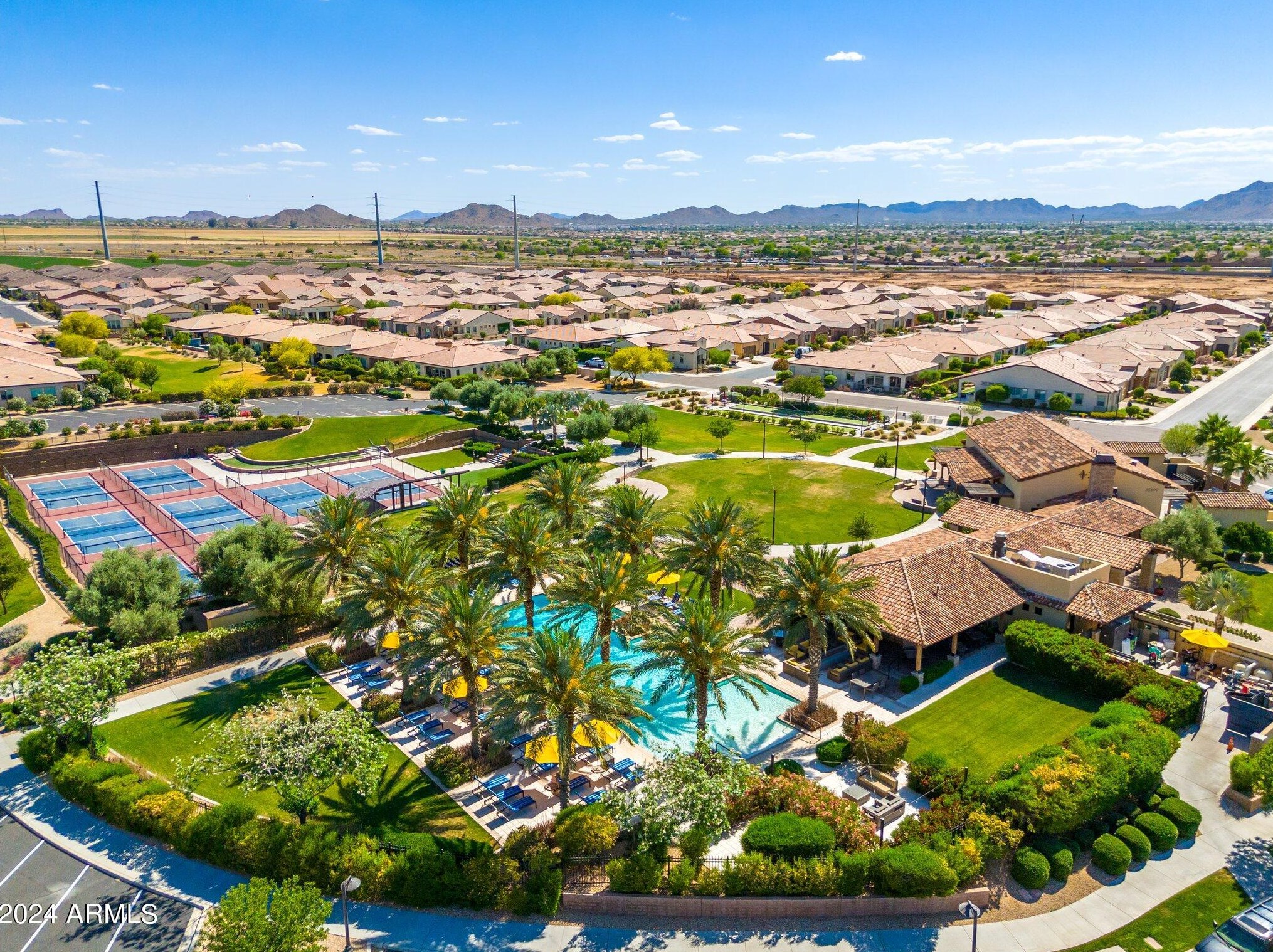 404 Harmony Way, San Tan Valley AZ  85140-5309 exterior