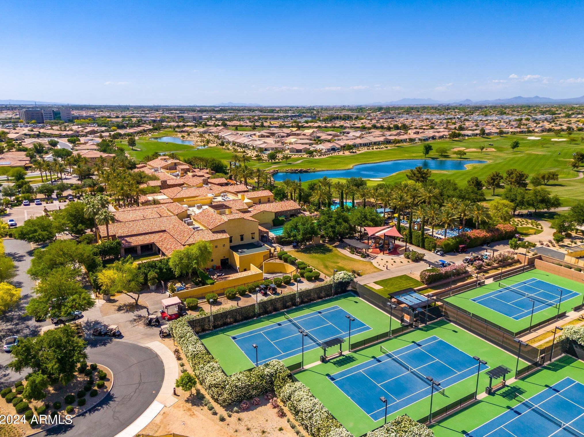 404 Harmony Way, San Tan Valley AZ  85140-5309 exterior