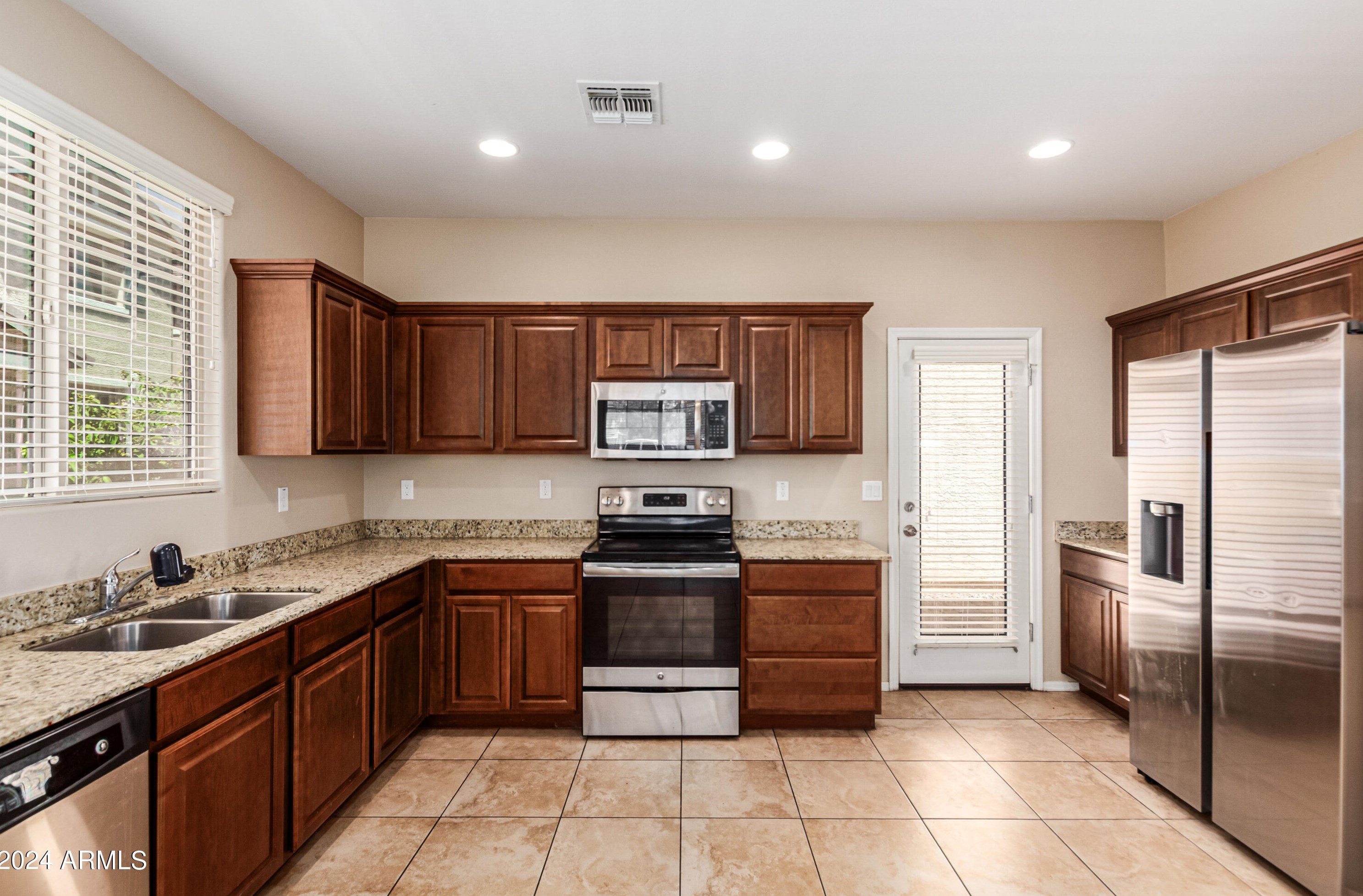 2335 73rd Dr, Phoenix AZ  85035-3268 exterior