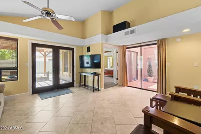 687 N May Street, Chandler, AZ 85226 - Photo 9