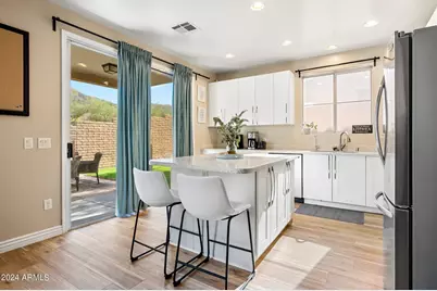 304 W Mountain Sage Drive, Phoenix, AZ 85045 - Photo 7