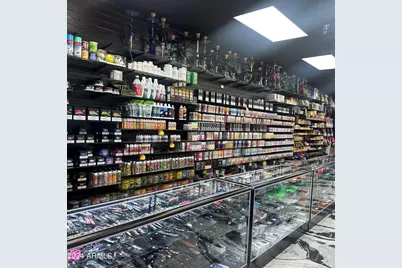 0000 W Xxxxxxxx Avenue, Phoenix, AZ 85053 - Photo 1