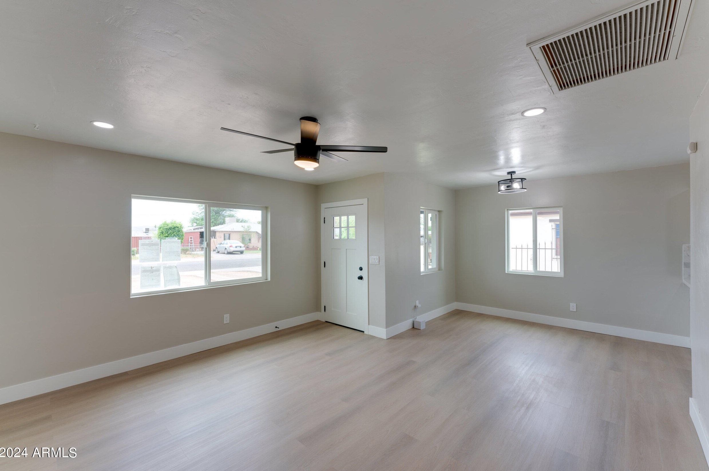 3446 Fillmore St, Phoenix AZ 85008-6217 exterior