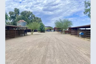 642 E Cornman Road, Coolidge, AZ 85128 - Photo 3