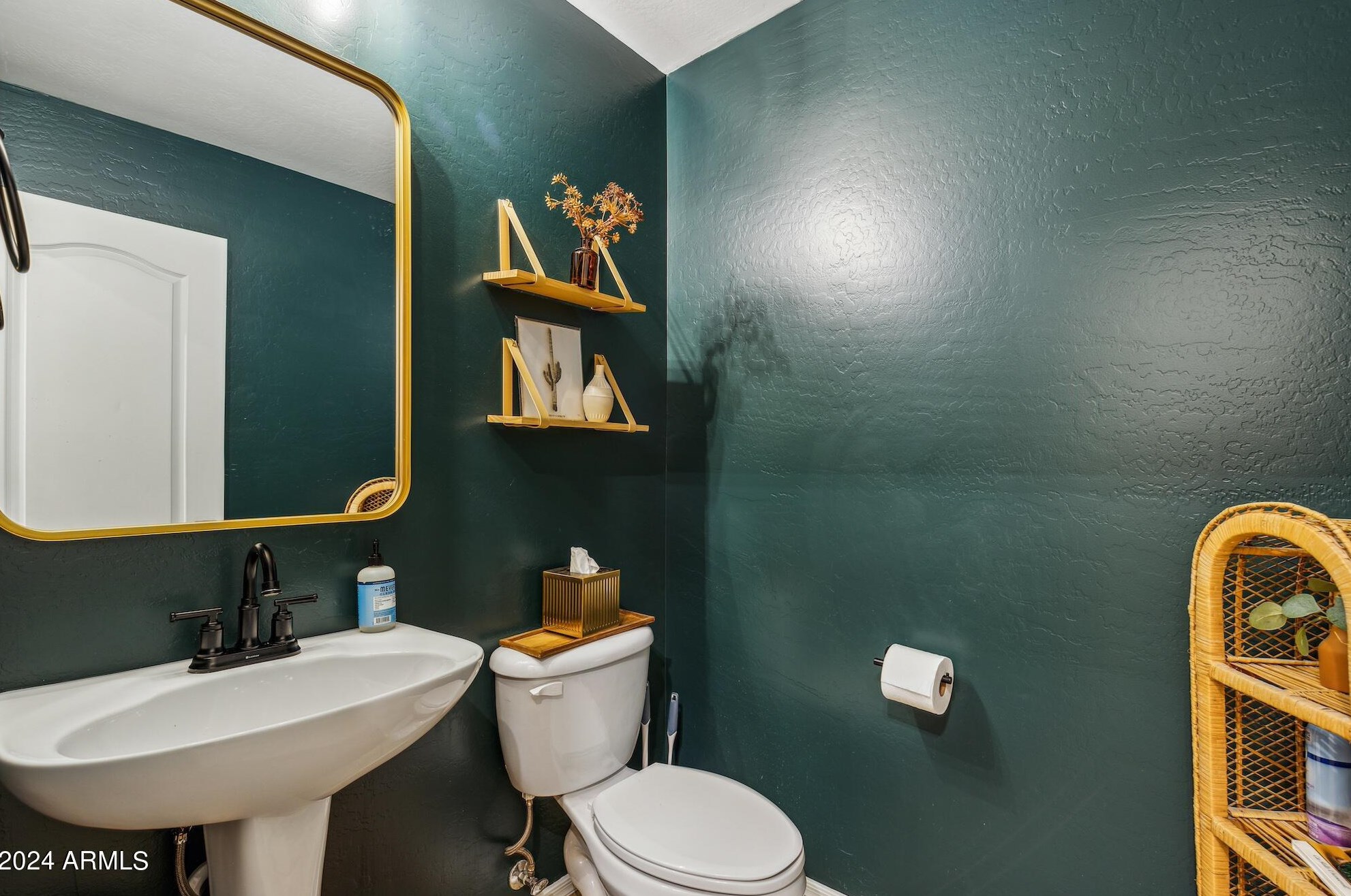 2344 Wayland Dr, Phoenix AZ  85040-3496 exterior