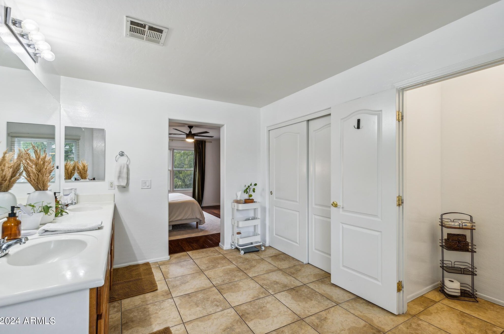 2344 Wayland Dr, Phoenix AZ  85040-3496 exterior