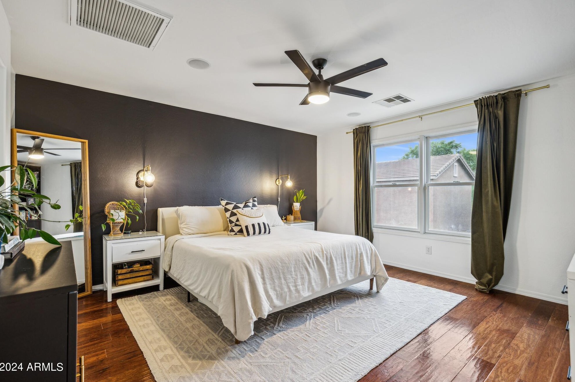 2344 Wayland Dr, Phoenix AZ  85040-3496 exterior