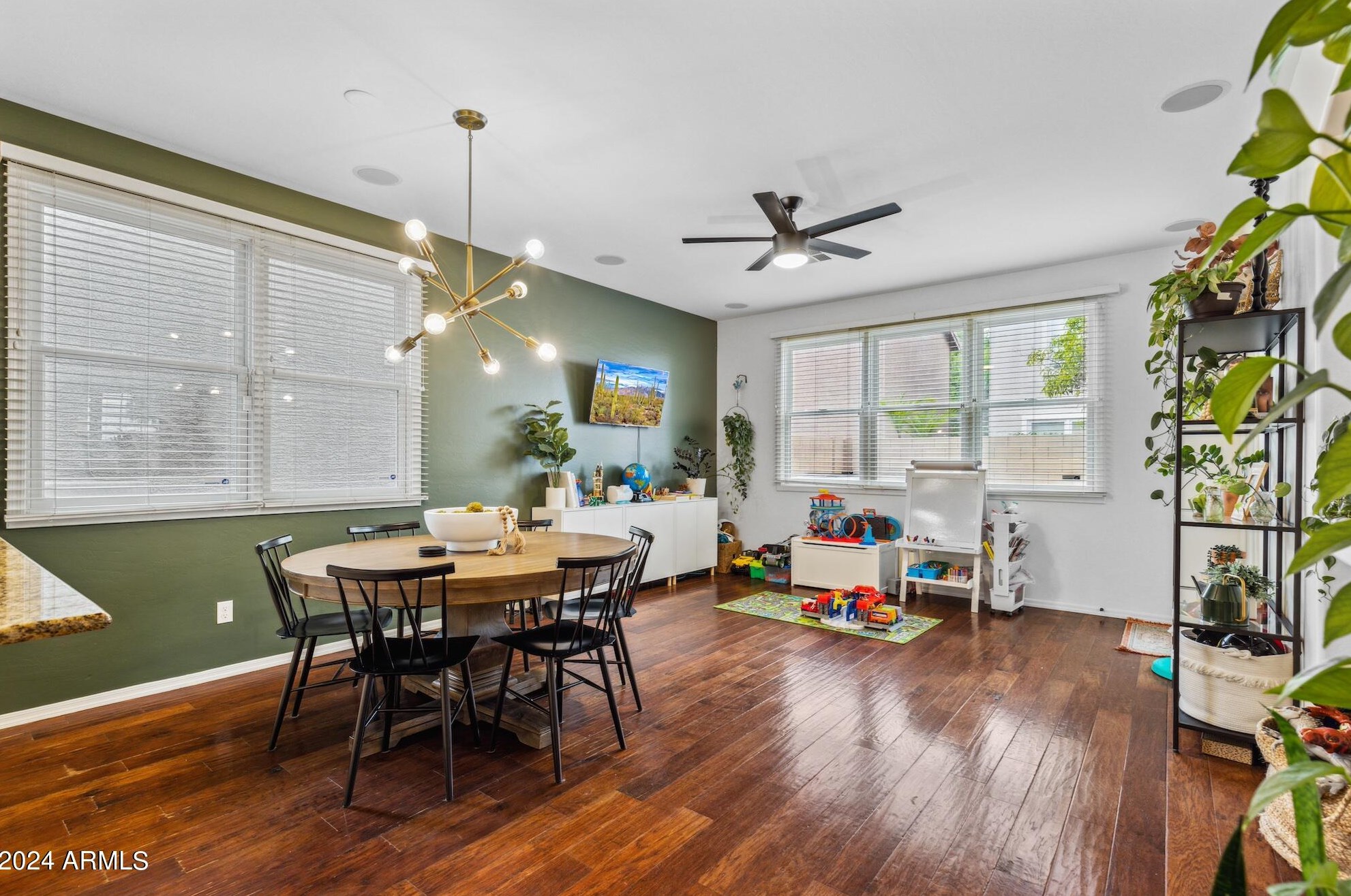 2344 Wayland Dr, Phoenix AZ  85040-3496 exterior