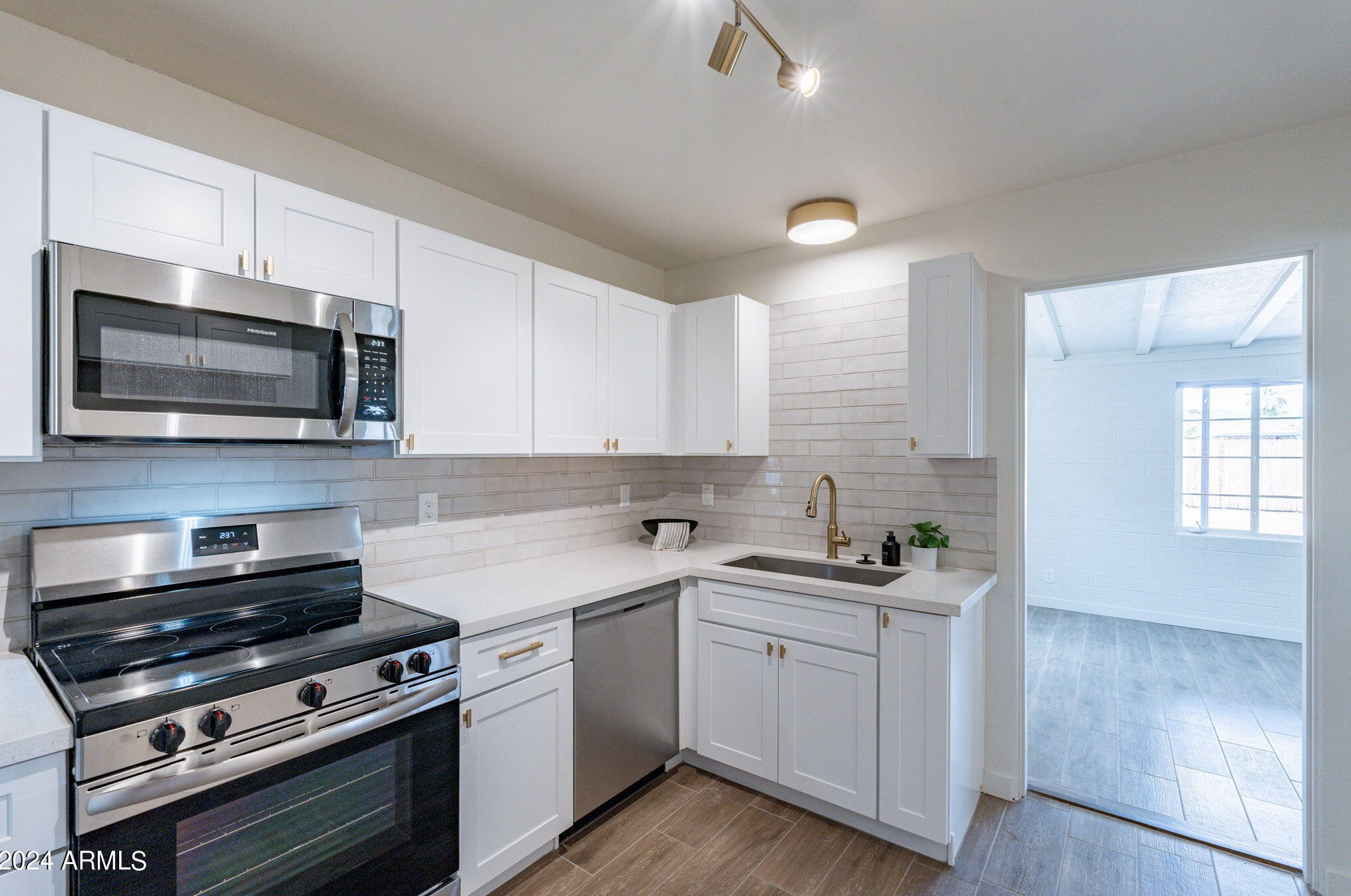 1934 Osborn Rd, Phoenix AZ 85019-3908 exterior