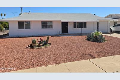 10039 W Palmer Drive, Sun City, AZ 85351 - Photo 1