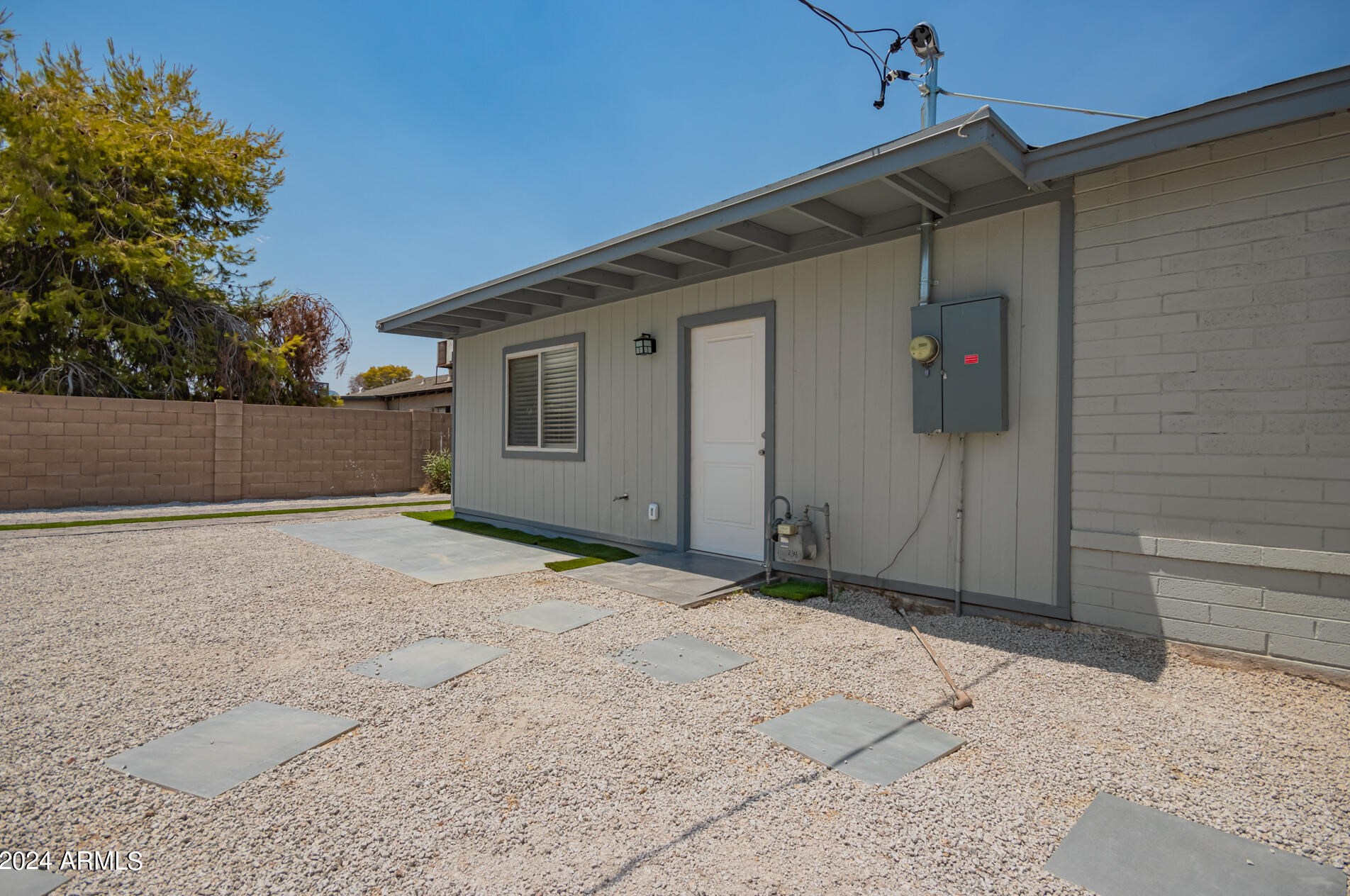 1941 Mitchell Dr, Phoenix AZ  85015-5714 exterior
