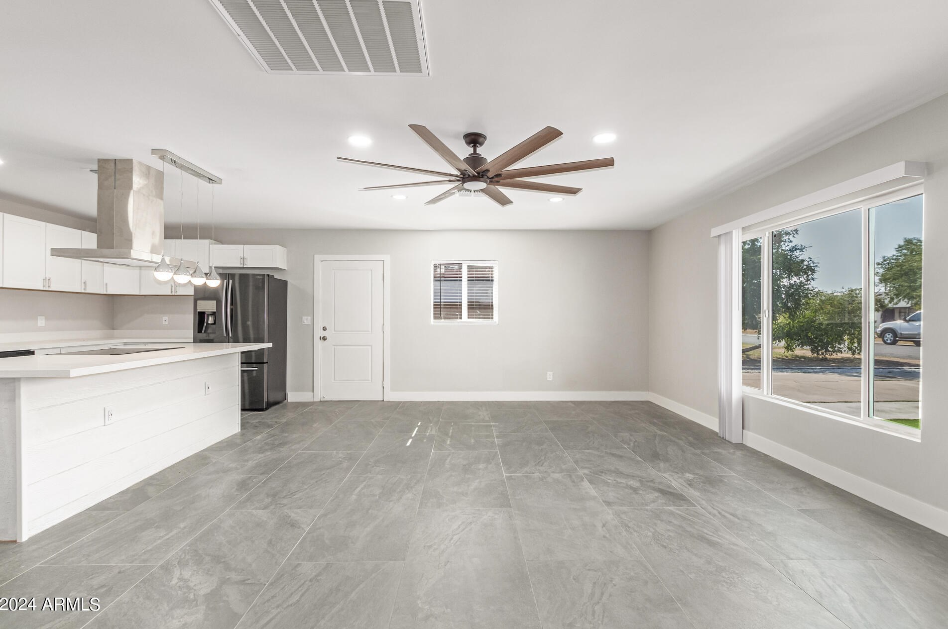 1941 Mitchell Dr, Phoenix AZ  85015-5714 exterior