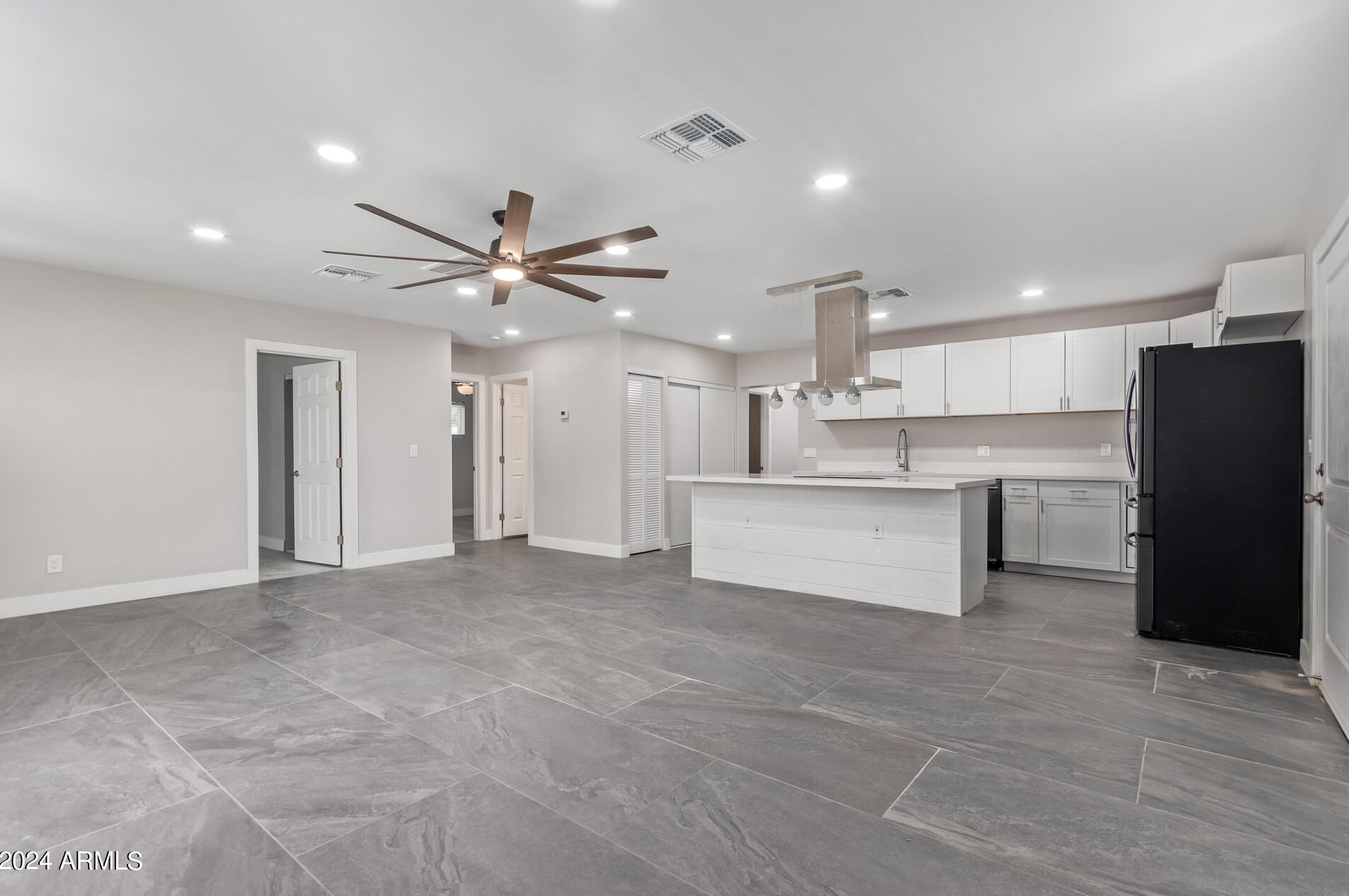 1941 Mitchell Dr, Phoenix AZ  85015-5714 exterior