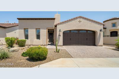 156 E Leverenz Avenue, San Tan Valley, AZ 85140 - Photo 1