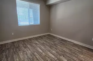 5550 E Deer Valley Dr, Phoenix, AZ 85054 - Photo 9