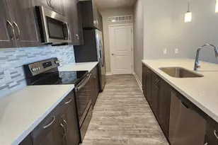 5550 E Deer Valley Dr, Phoenix, AZ 85054 - Photo 3
