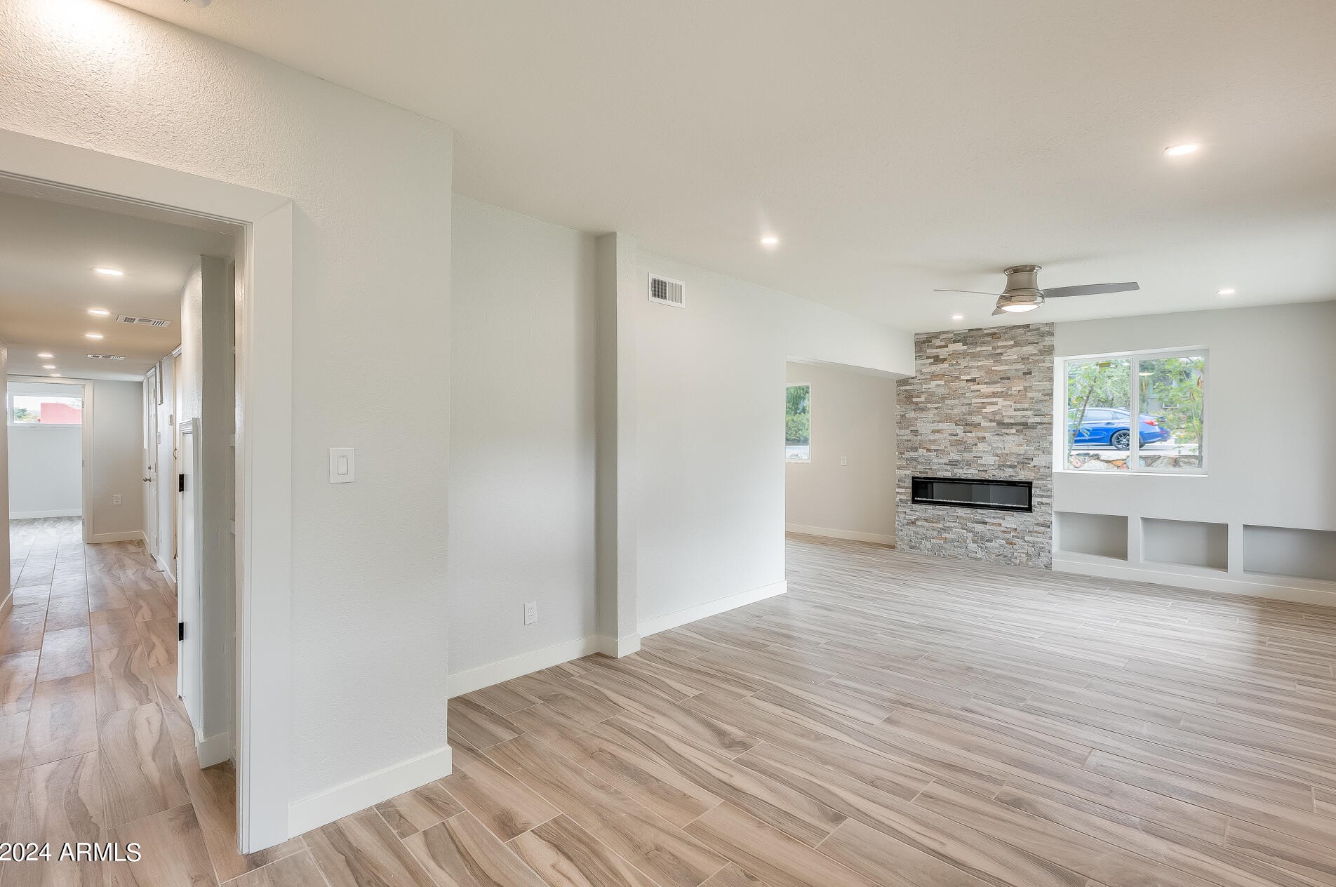 1446 Sunnyslope Ln, Phoenix AZ  85020-2727 exterior