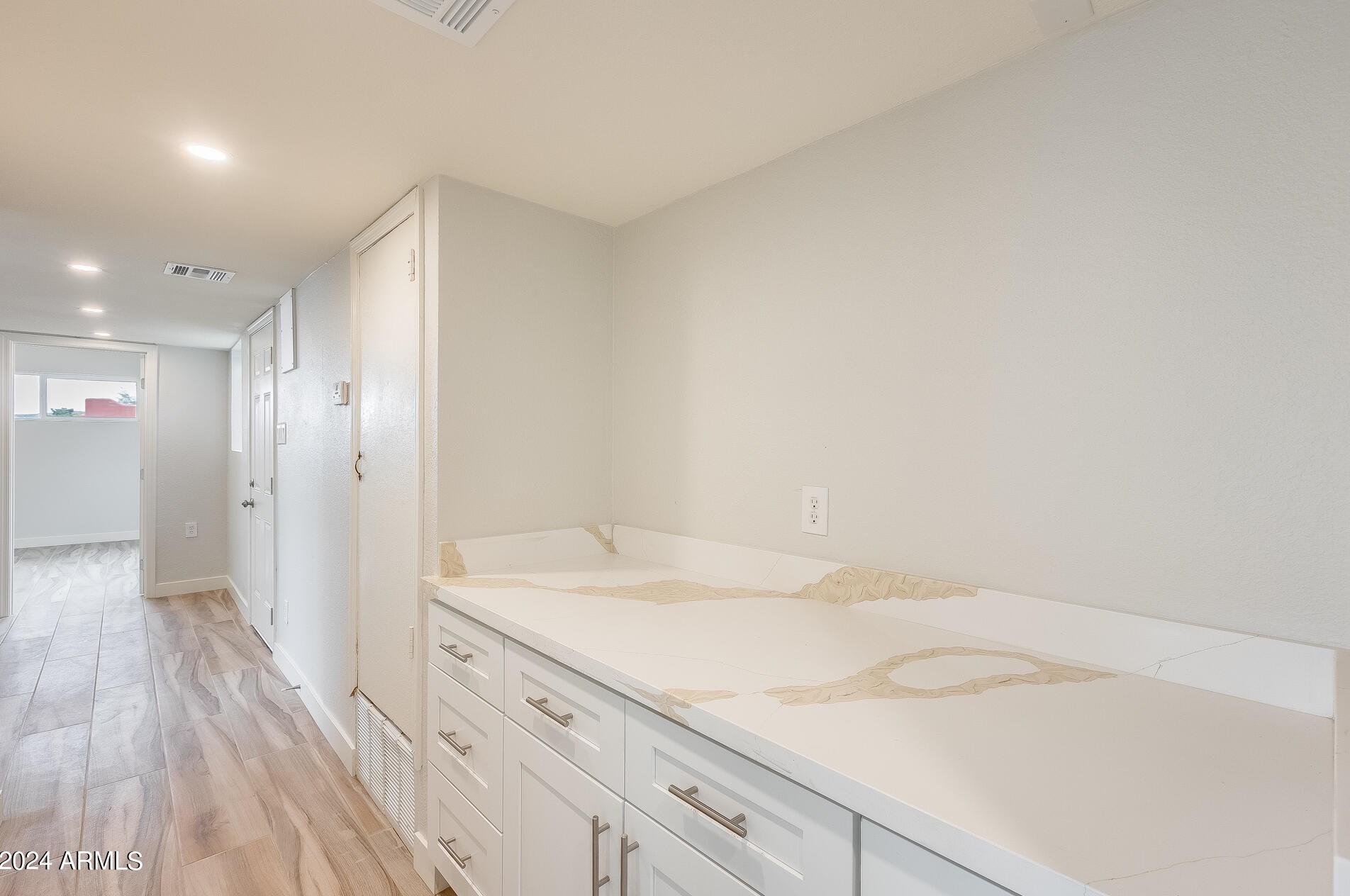 1446 Sunnyslope Ln, Phoenix AZ  85020-2727 exterior