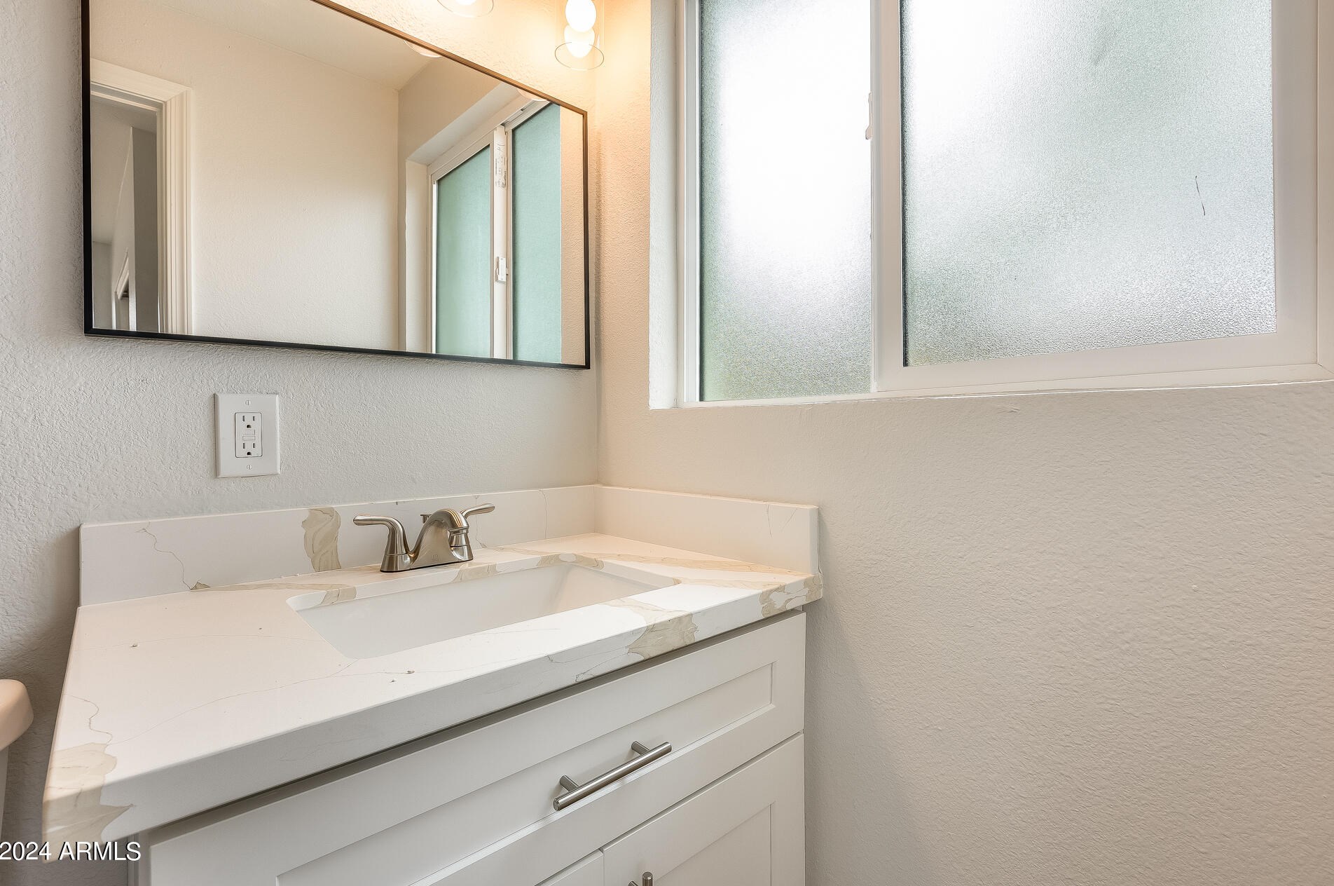 1446 Sunnyslope Ln, Phoenix AZ  85020-2727 exterior