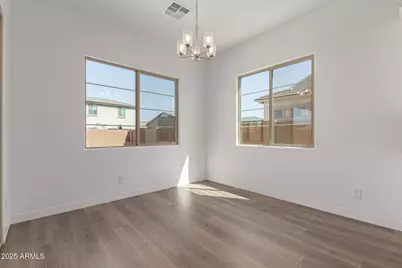 12012 W Parkway Lane, Avondale, AZ 85323 - Photo 9