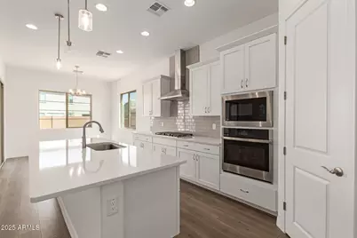 12012 W Parkway Lane, Avondale, AZ 85323 - Photo 3