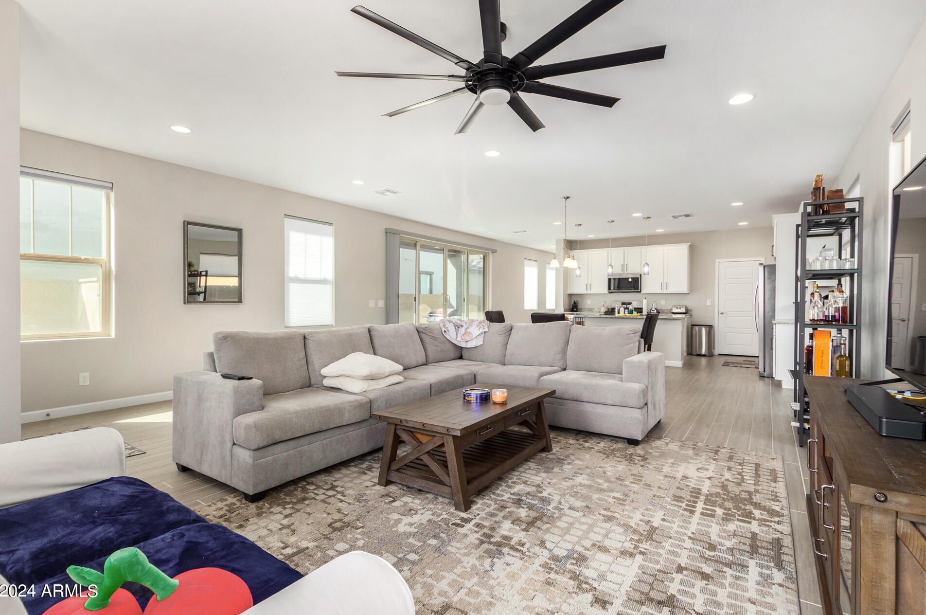 1906 Lariat Ln, Phoenix AZ 85085-9016 exterior